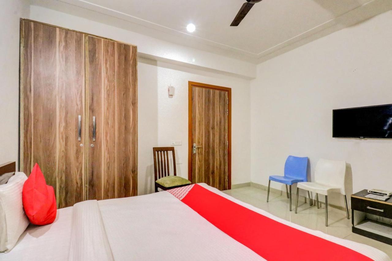 Oyo 71597 The Shivaay Residency Hotel คูร์เคาน์ ภายนอก รูปภาพ